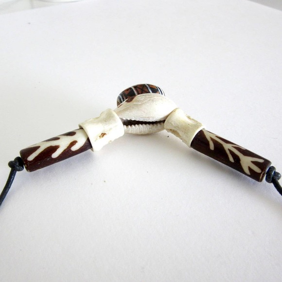 Bone Shell Bead Choker - Leather Thong - Necklace - Picture 4 of 5